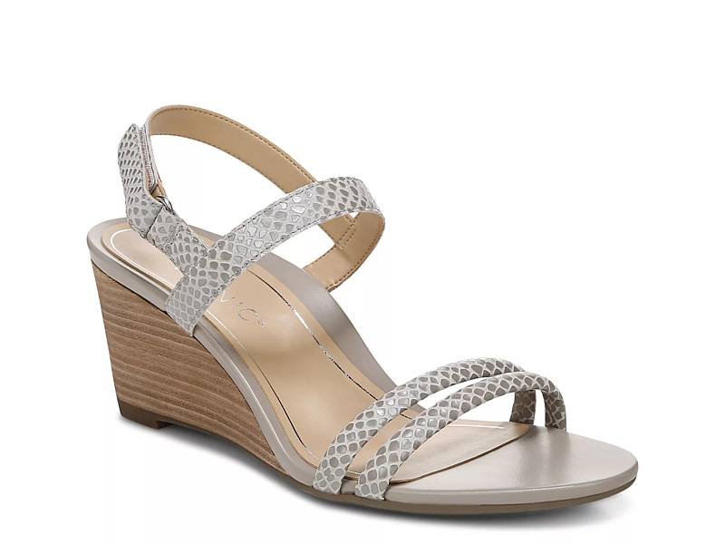 dsw vionic sandals on sale