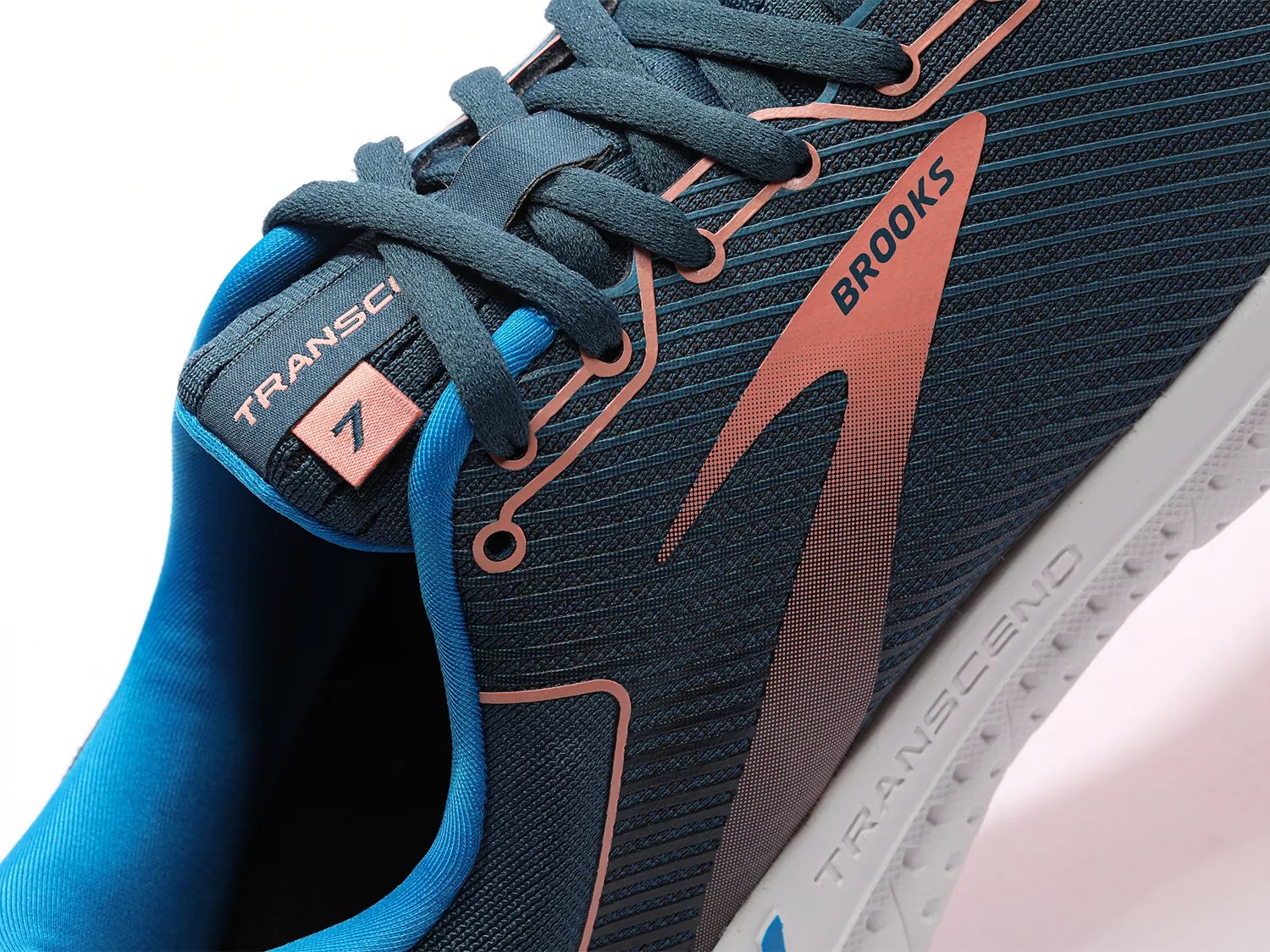 running performance shoes