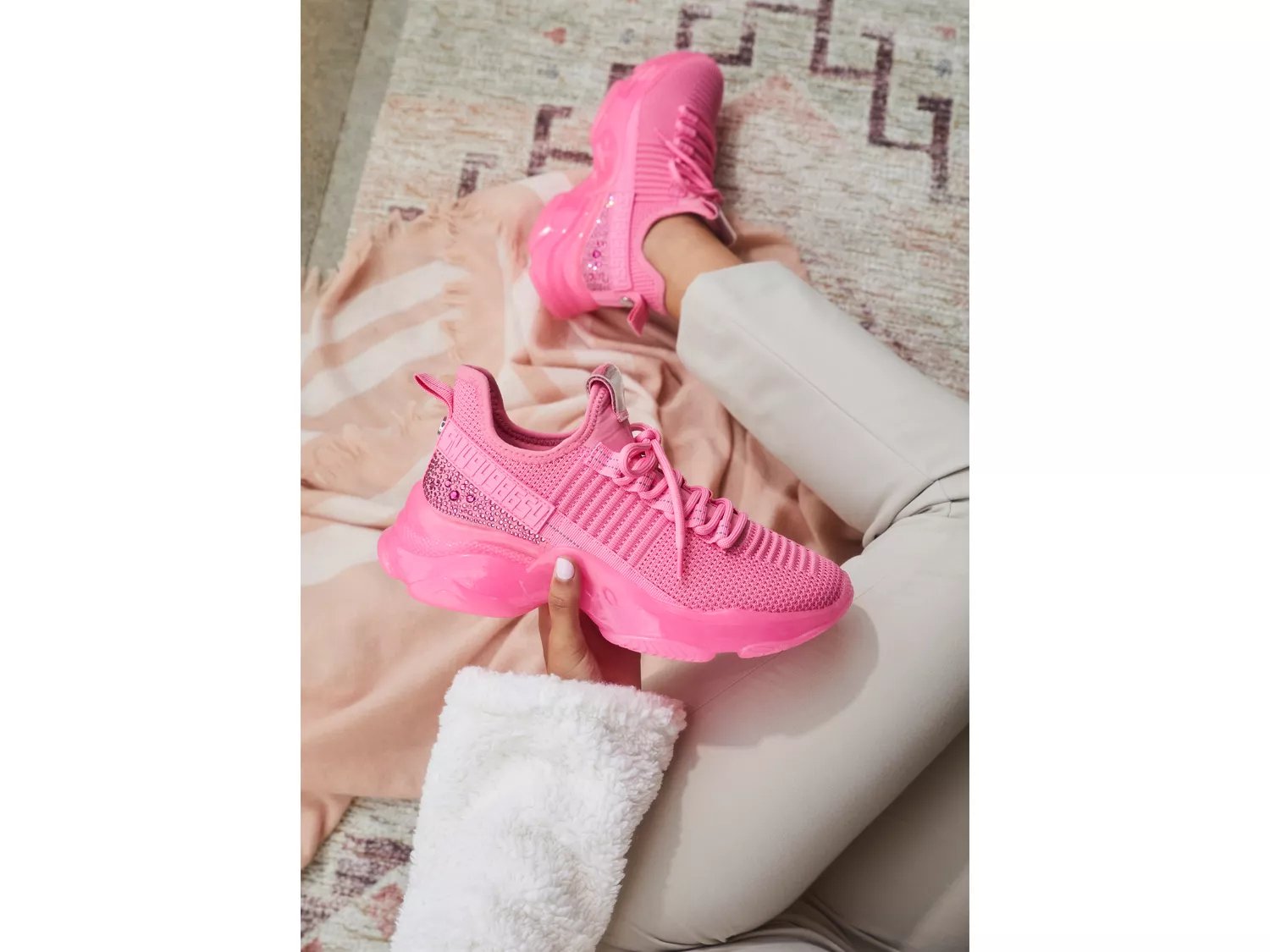 outfits with steve madden maxima sneakers