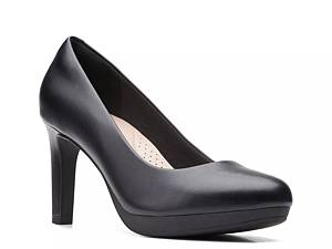 Black and hot sale white pumps dsw