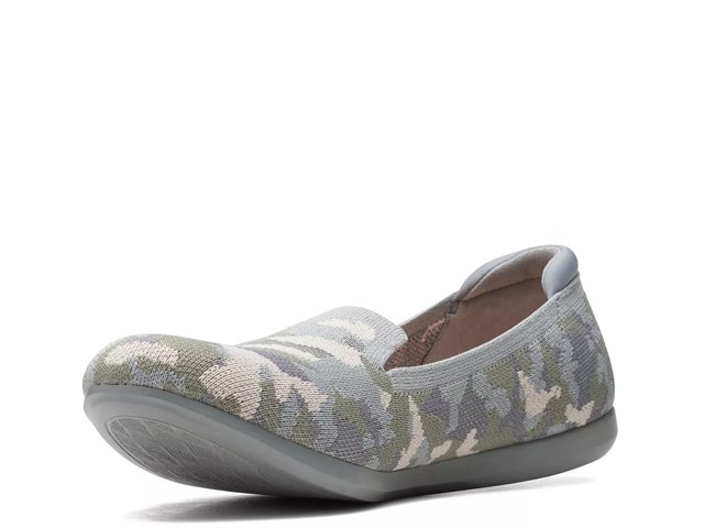 Clarks on sale flats dsw