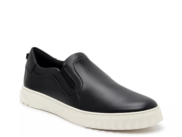 Dsw mens slip discount on sneakers