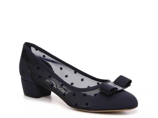 Ferragamo store vara pump