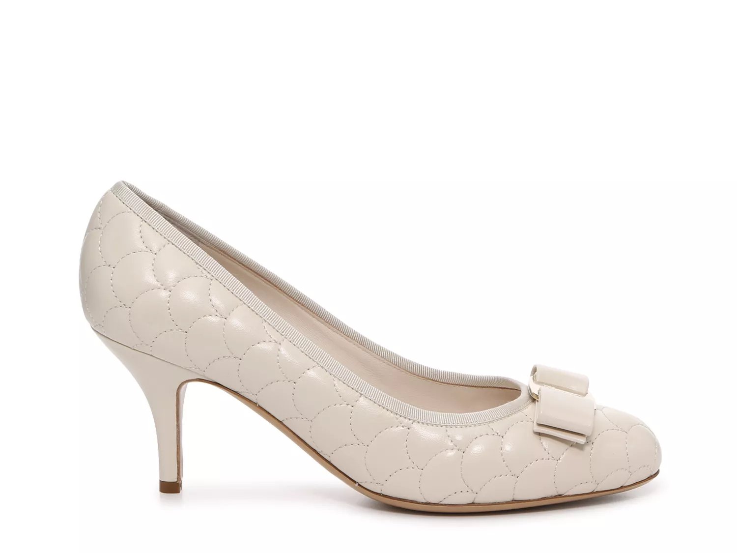 carla pump ferragamo