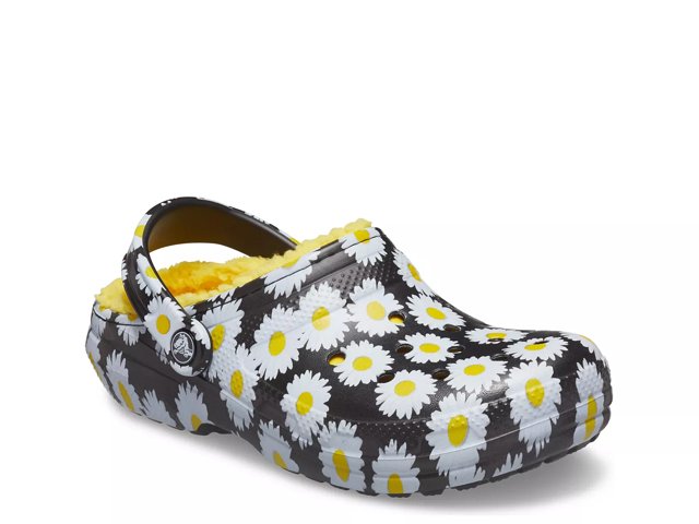 Dsw strawberry crocs hotsell