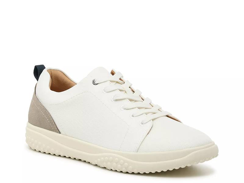 Vince on sale white sneaker