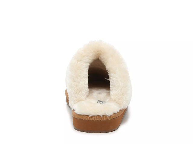 Minnetonka on sale fur slippers