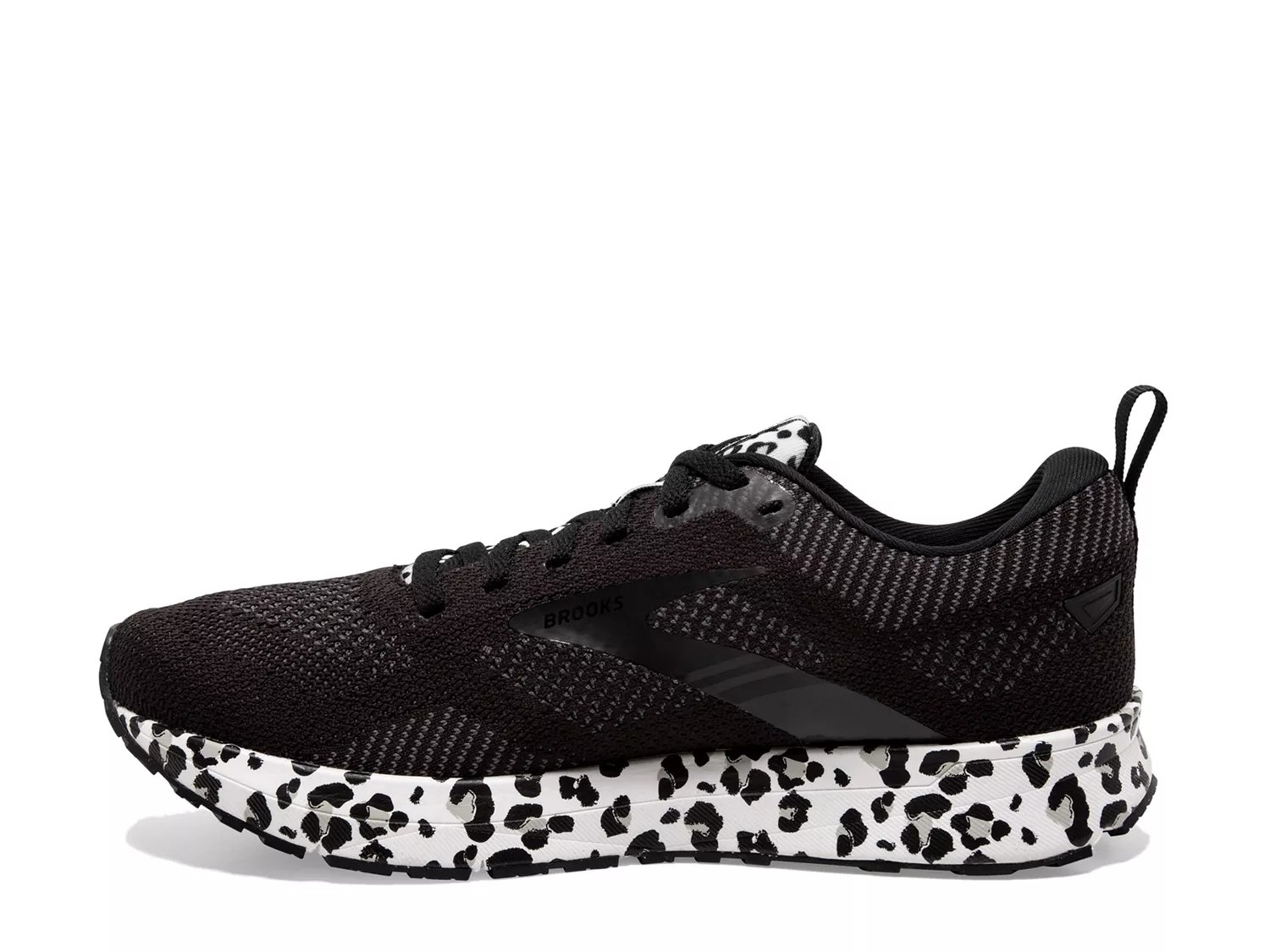 dsw brooks revel