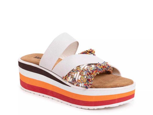 Muk luks hotsell wedge sandals