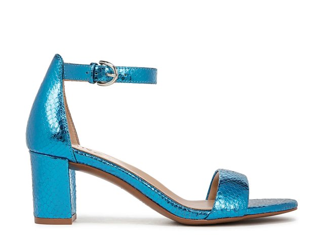 Naturalizer angeles store sandals