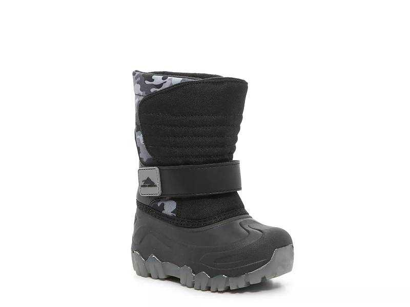 Camo hot sale snow boots