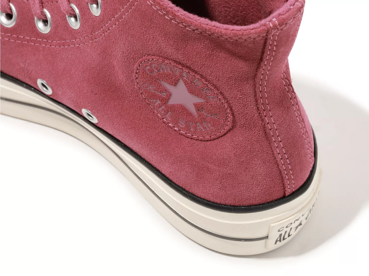 women's burgundy chuck taylors