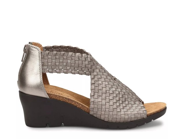 Comfortiva gabrielle wedge on sale sandal