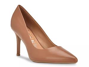 Brown pumps outlet