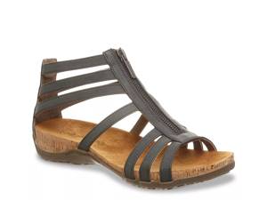 Featuring the Bearpaw Layla II sandal. Click to shop Bearpaw sandals at DSW Designer Shoe Warehouse