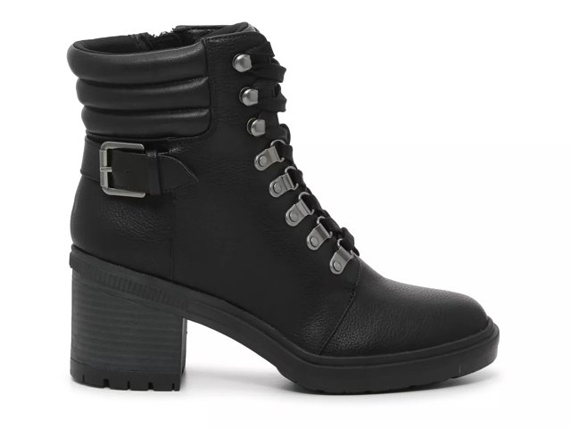Black combat sale boots no heel