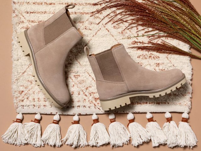 crown vintage after hours chelsea boot