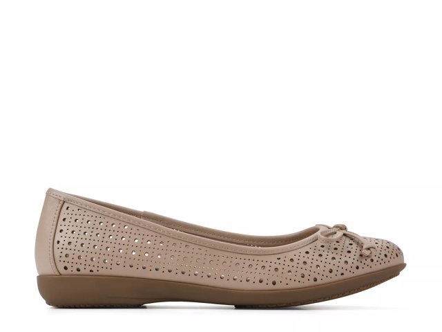 White mt 2025 shoes flats