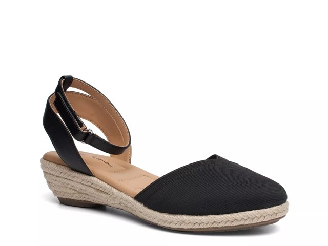 Me Too Nikkie Elastic Closed Toe Wedge Espadrilles