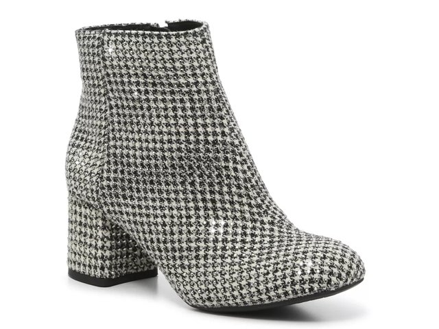 Snakeskin 2025 booties dsw