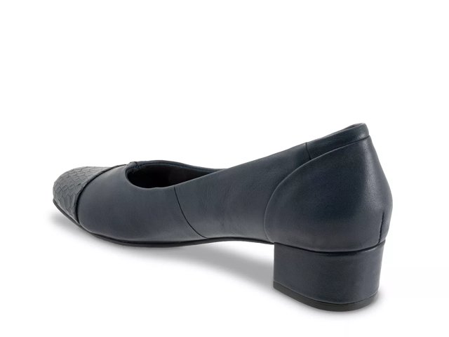 Dsw cheap daisy heels