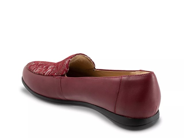 Trotters Deanna Loafer