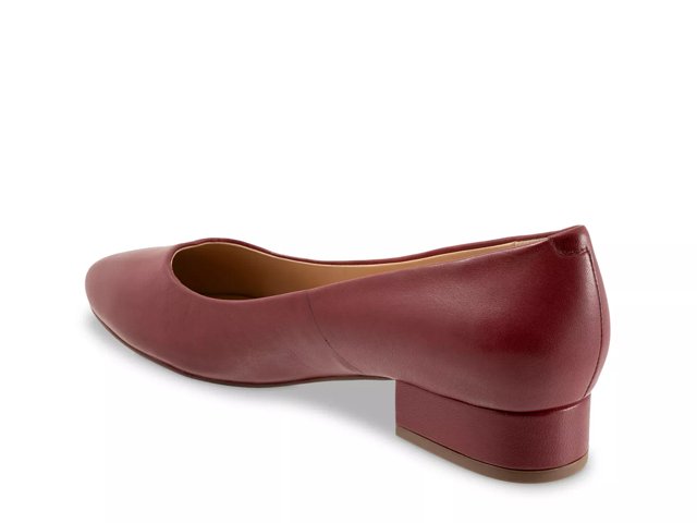 Dsw trotters store