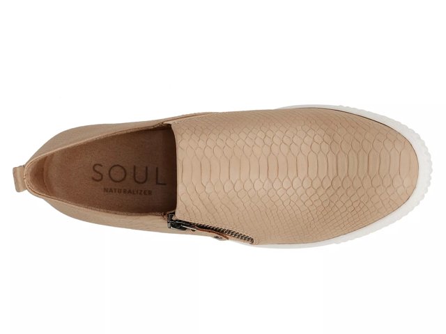 Soul Naturalizer Slip On Sneaker Tennis Shoe size 7.5 Beige Khaki