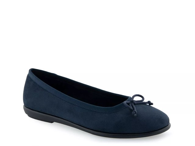 Dsw navy flats 2025