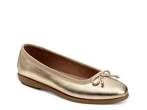 Aerosoles deals gold flats