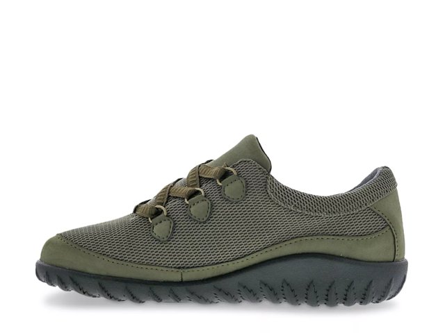 Shoe trend on freedom drive on sale