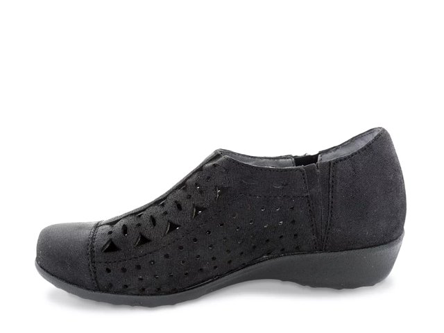Zappos drew shoes sales