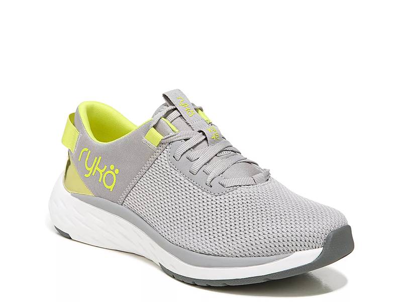 ryka women's devotion xt mid top training shoe