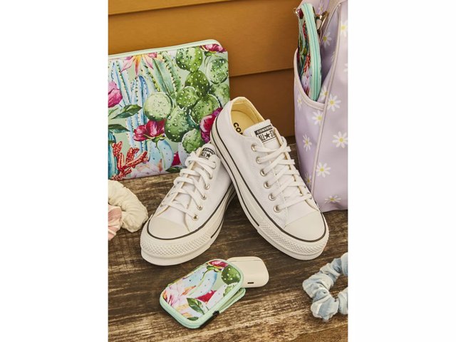 Womans chucks on sale