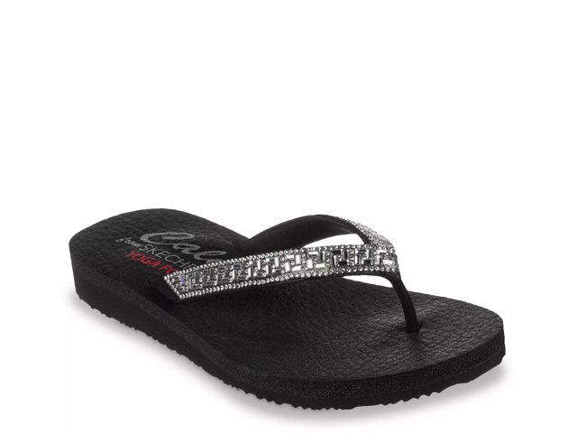 Dsw skechers deals flip flops