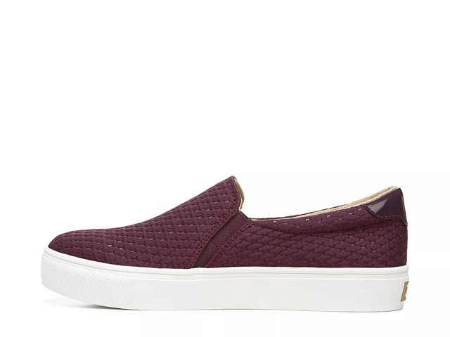 nova slip on sneaker