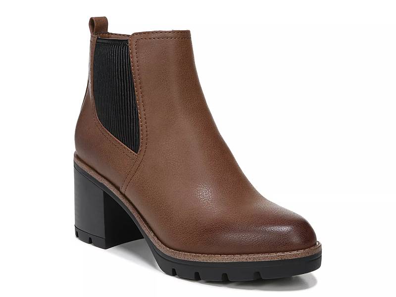 Low heel best sale booties dsw