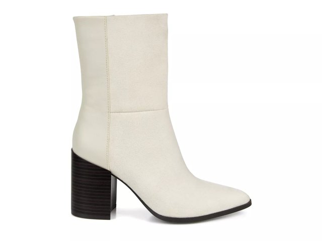 White ankle hotsell boots dsw