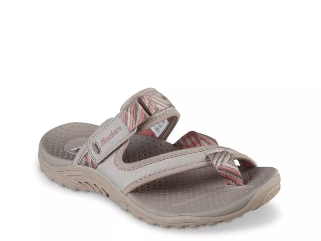 Dsw skechers deals flip flops
