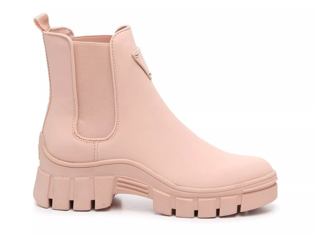 hestia boots guess