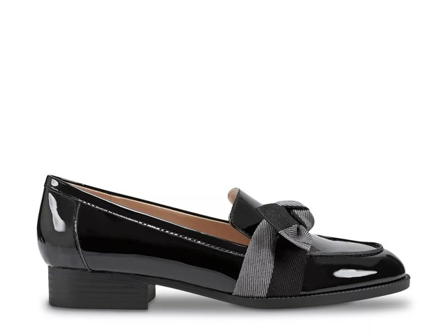 Bandolino Lindio Loafer