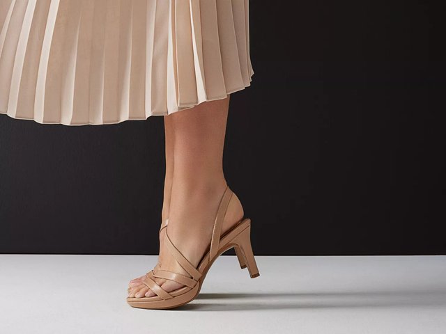 【国際ブランド】 Naturalizer Brenta Sandal - Free Shipping | DSW 靴