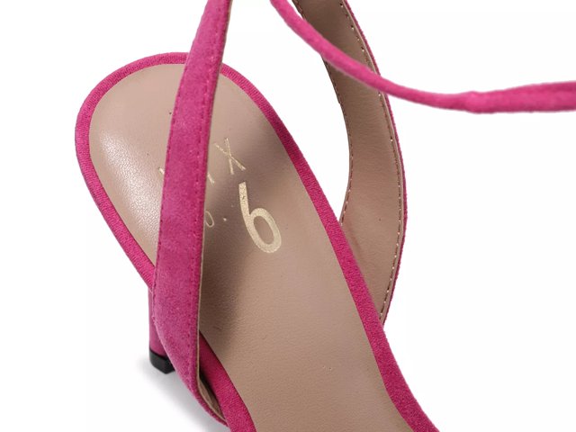 Fuchsia deals shoes dsw