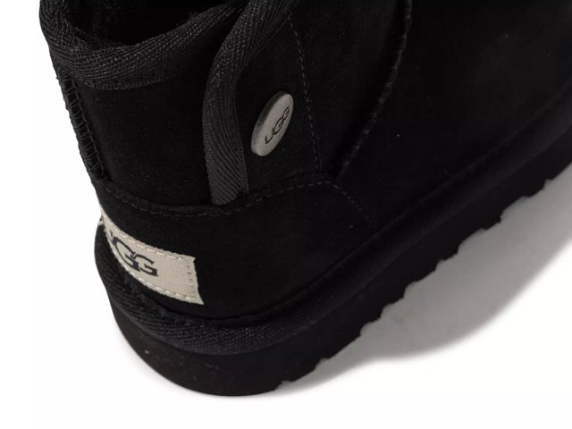 Dsw black uggs deals