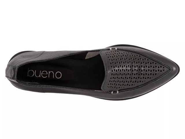 Bueno Blazey Flat
