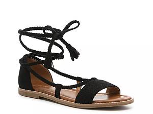 Dsw black flat on sale sandals