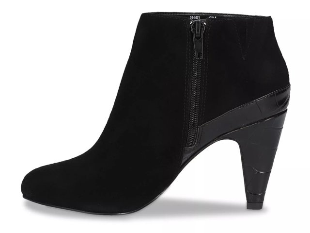 Vince brennan sandal sales