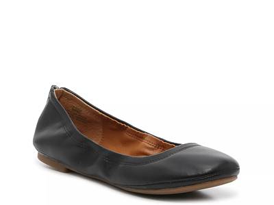 Lucky brand pointed toe on sale flats