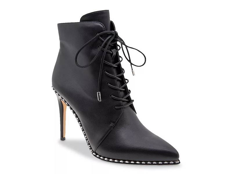 Nine west hotsell zaayer heeled bootie