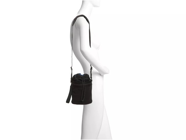 Converse bucket bag 2025